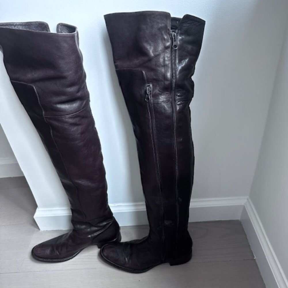 Women's Over-the-Knee Italian Leather Boots.  Tania Spinelli. Size 8